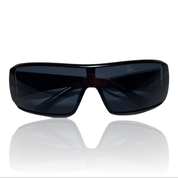 CHANEL Black Sunglasses 5103 - Picture 2 of 8